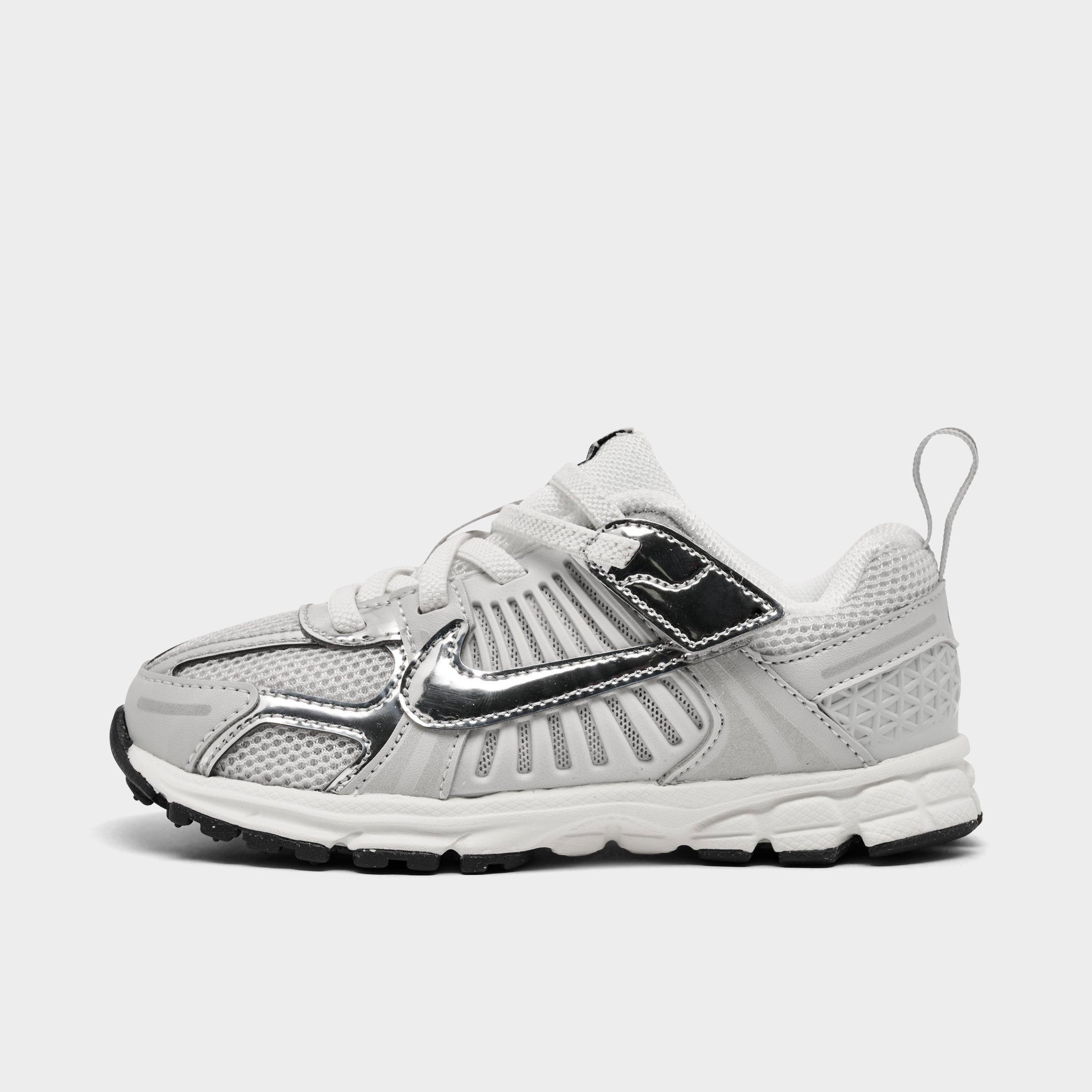 and Nike Vomero 5 Stretch Lace Casual Shoes