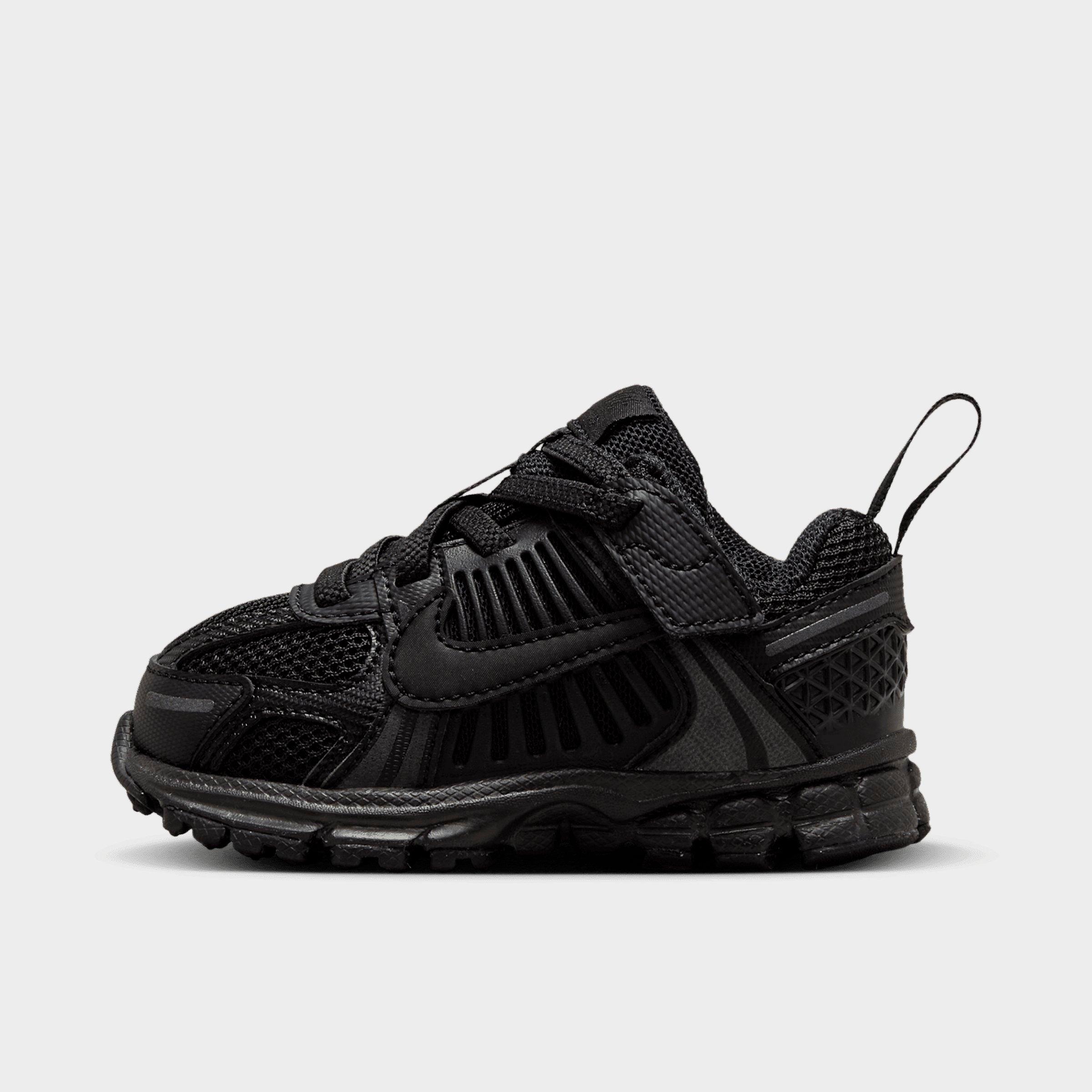 and Nike Vomero 5 Stretch Lace Casual Shoes