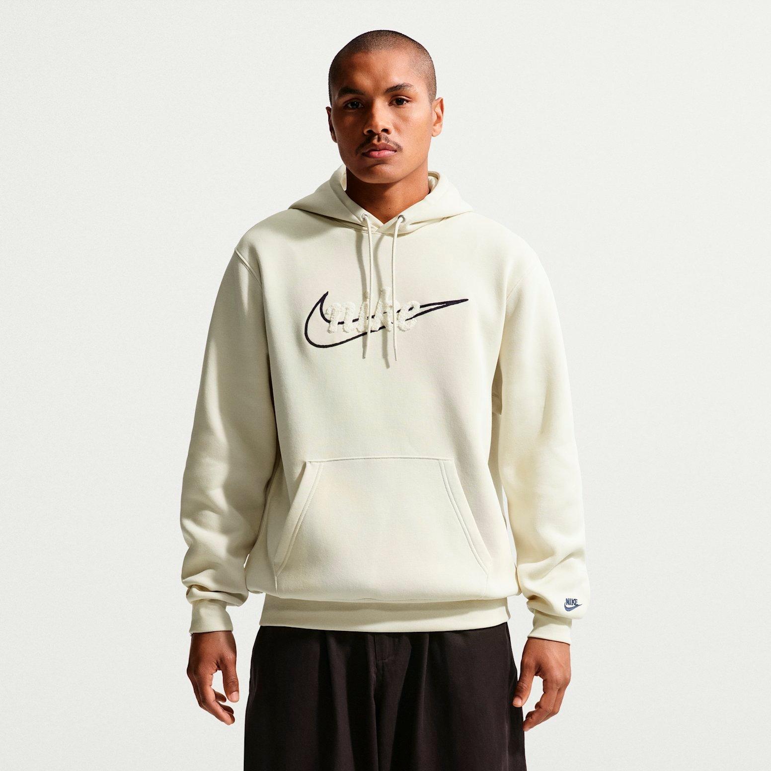 Nike Sportswear Club Chenille Script Pullover Fleece Hoodie
