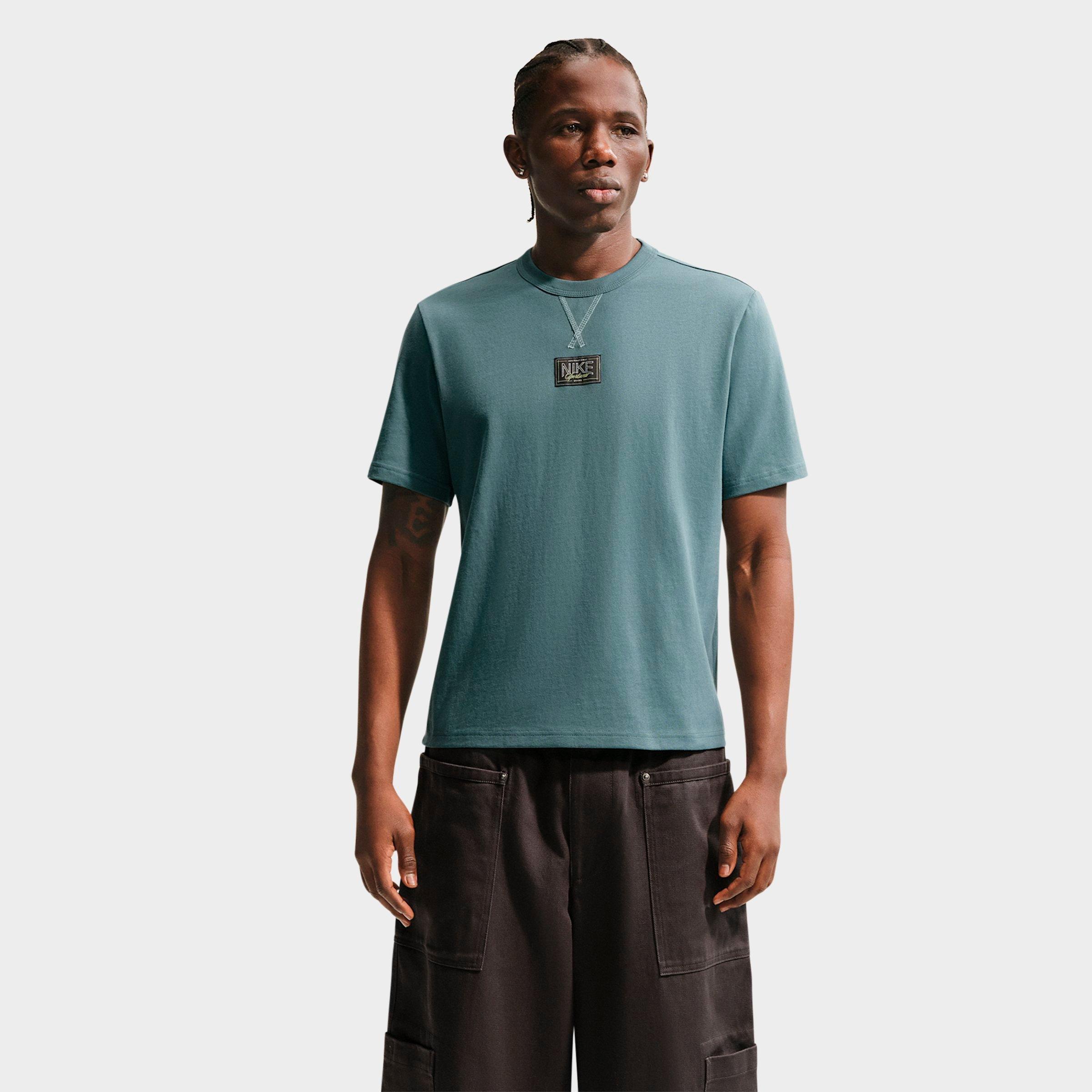 Nike Sportswear Tailored Premium Patch T-Shirt