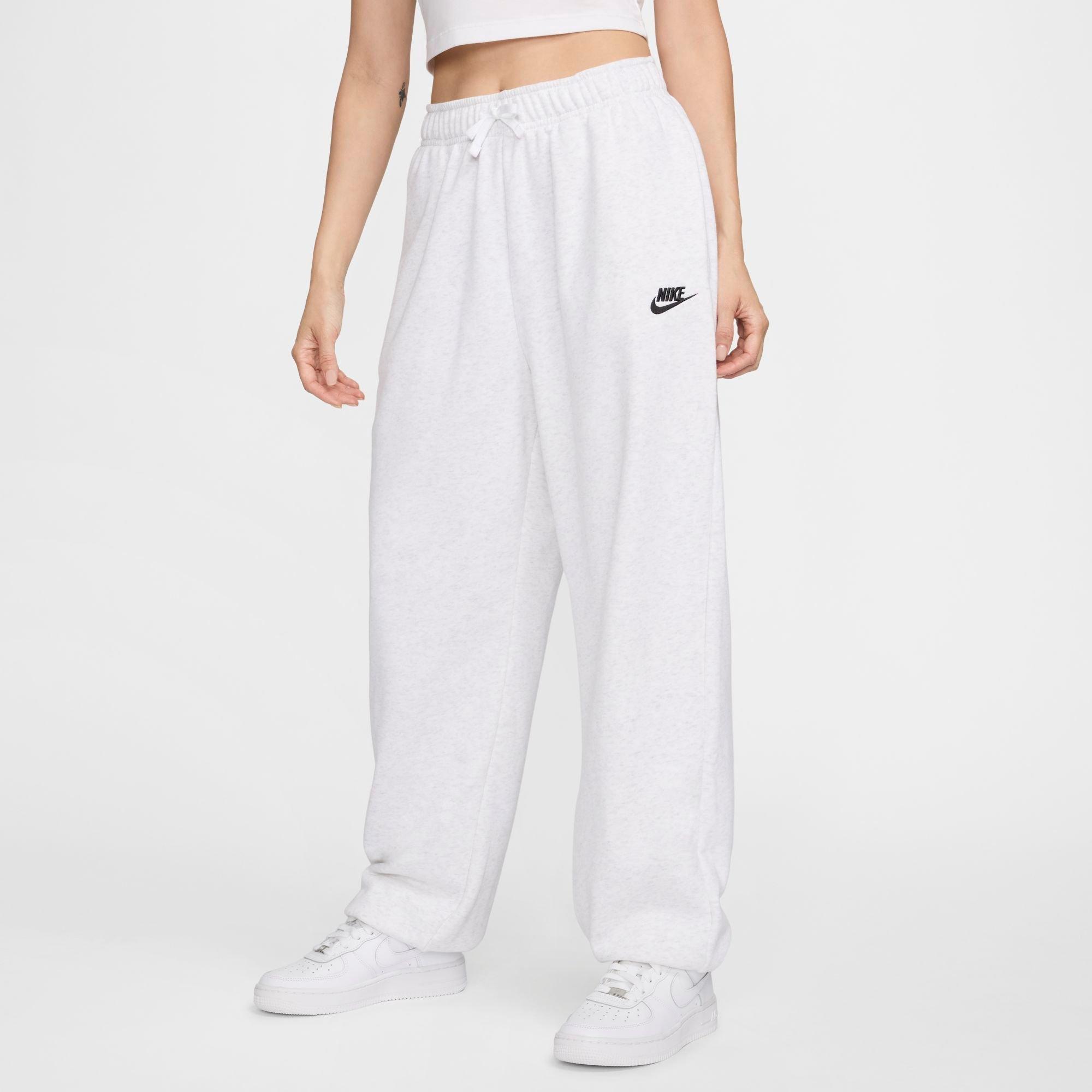 Nike Sportswear Club Fleece Mid-Rise Oversized Sweatpants
