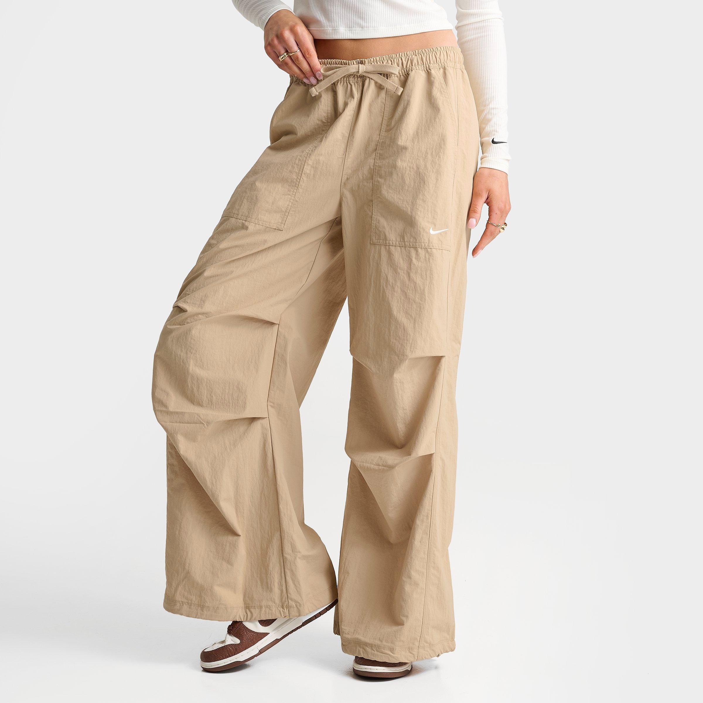 Nike Sportswear Loose Mid-Rise Structured Pants