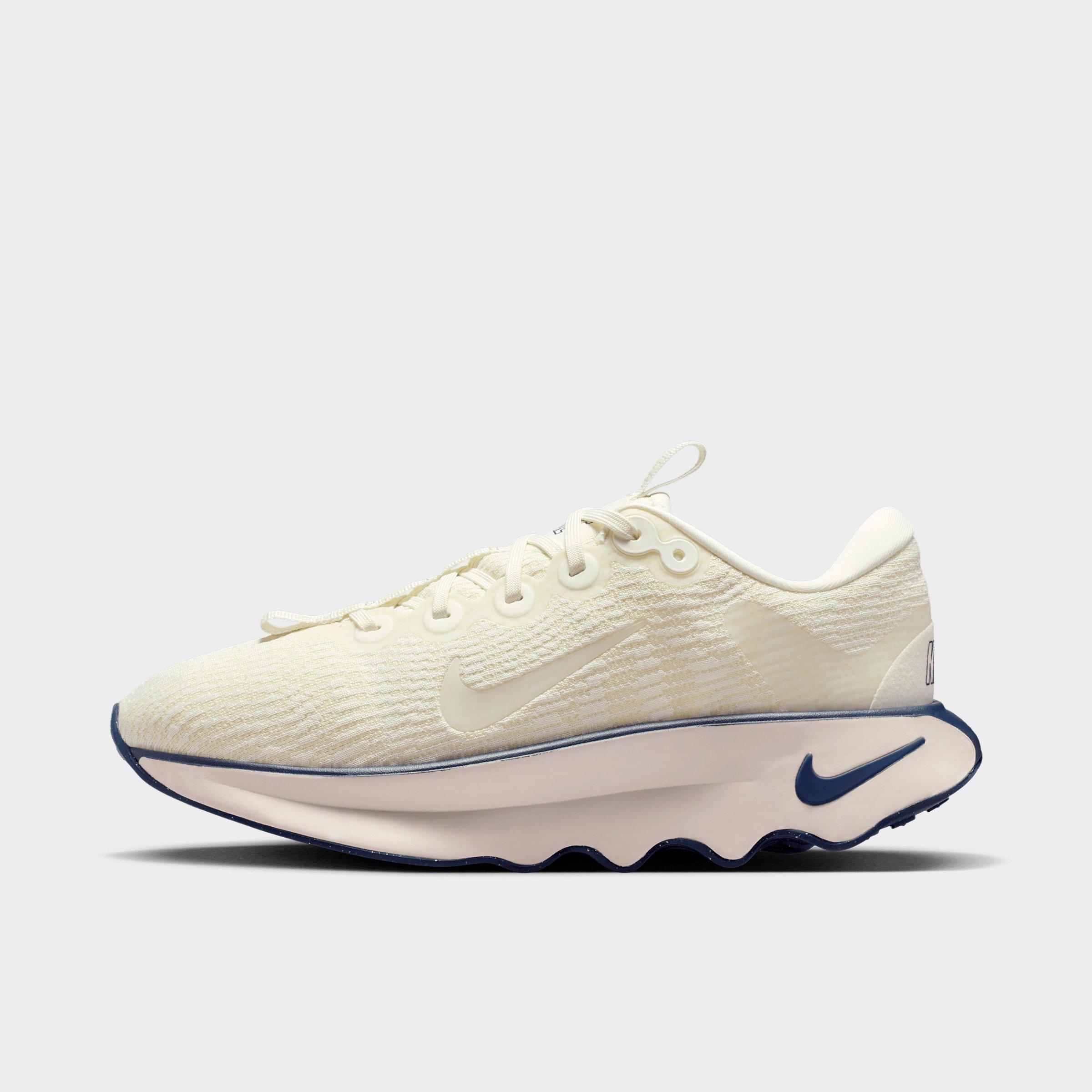 Nike Motiva Walking Shoes