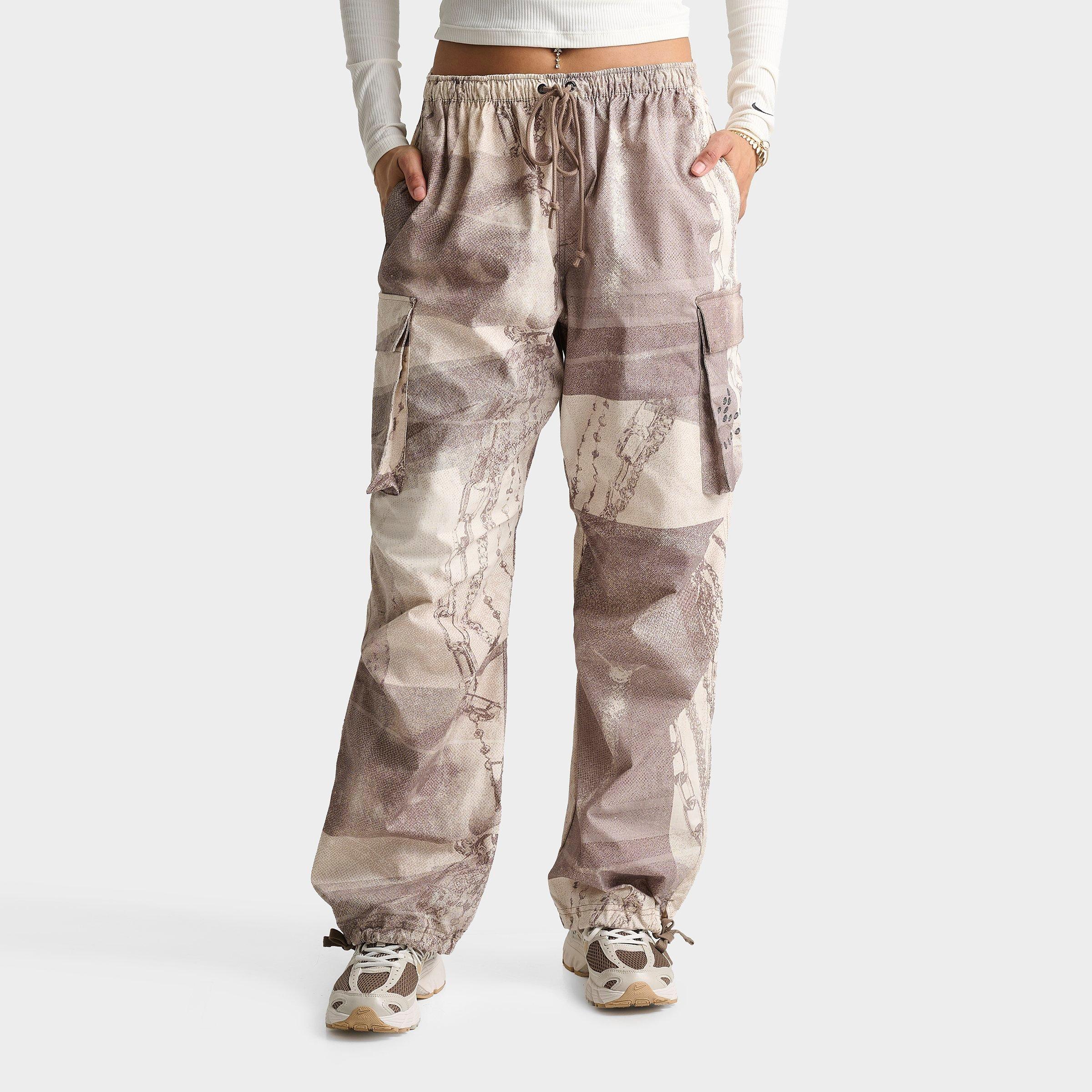 Nike Sportswear Dysto Mid-Rise Oversized Cargo Pants